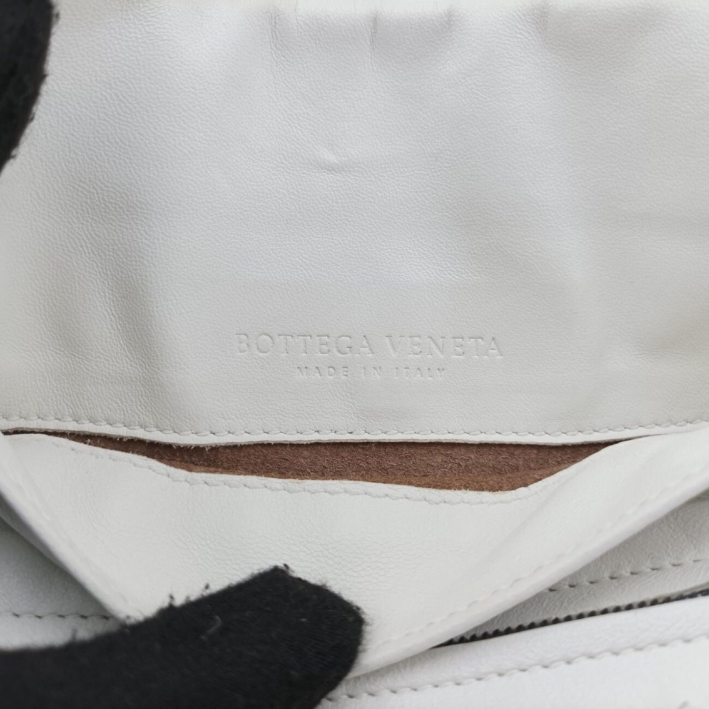 BOTTEGA VENETA Intrecciato Olympia White Lambskin Shoulder Bag B05177832N