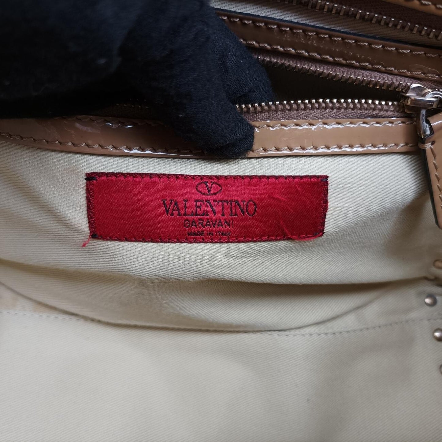 VALENTINO Rockstud Beige Patent BGF540VNE1 Shoulder Bag