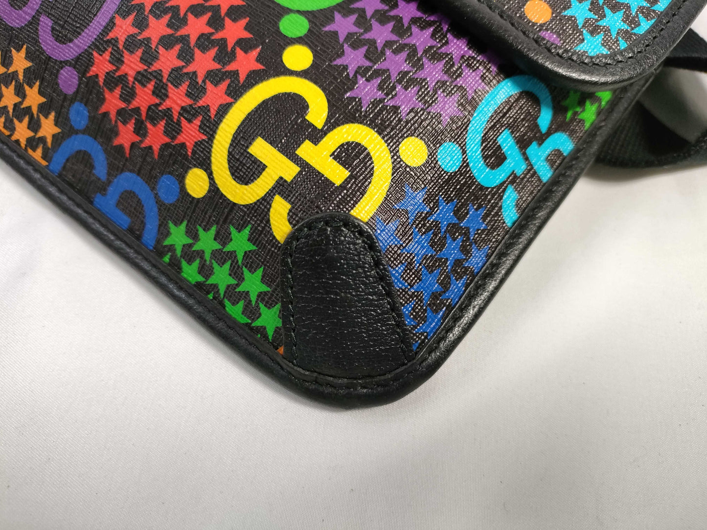 GUCCI GG Supreme Gucci Psychedelic Body Bag GG Supreme Shoulder Bag