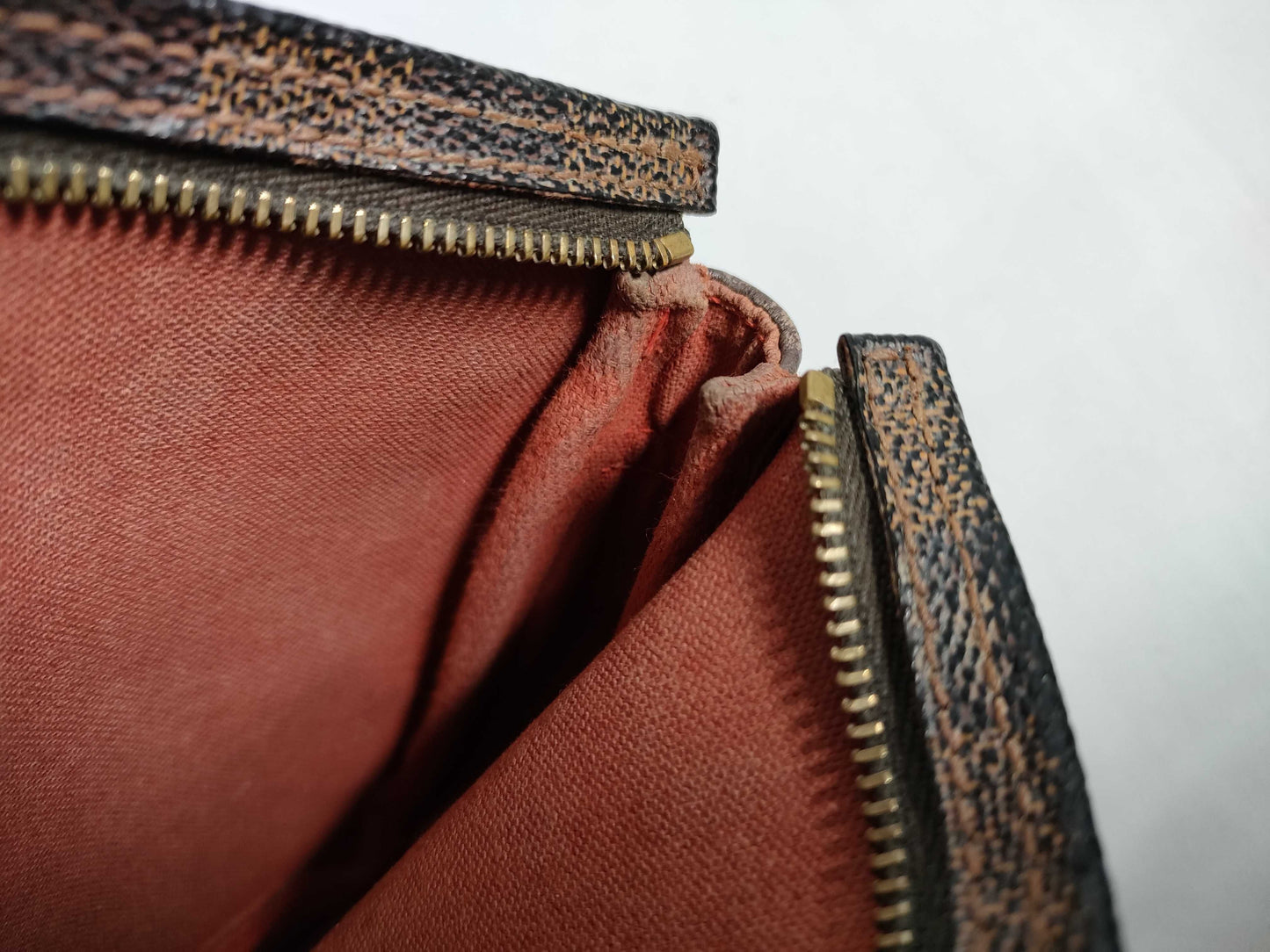 LOUIS VUITTON RFID verification not possible, serial number verification not possible, Damier Louis Vuitton Damier Truth handbag, accessory pouch, handbag