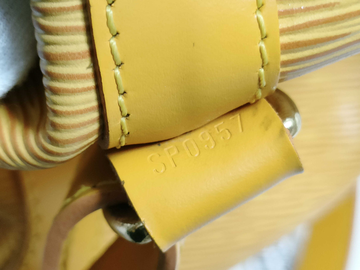 LOUIS VUITTON RFID Unverifiable Epi Leather Shoulder Bag M44009 SP0957