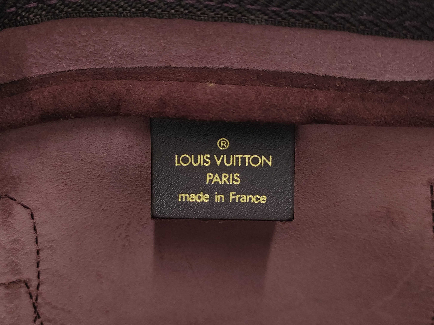 LOUIS VUITTON Boston Bag Taiga Kendall GM with Stitching, Personalized Name, M30116