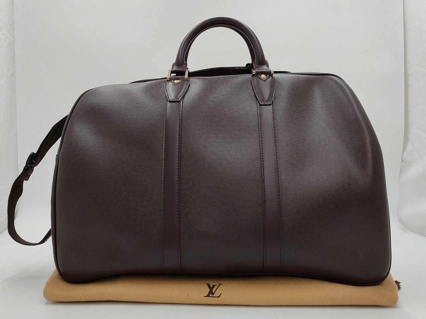 LOUIS VUITTON Boston Bag Taiga Kendall GM with Stitching, Personalized Name, M30116