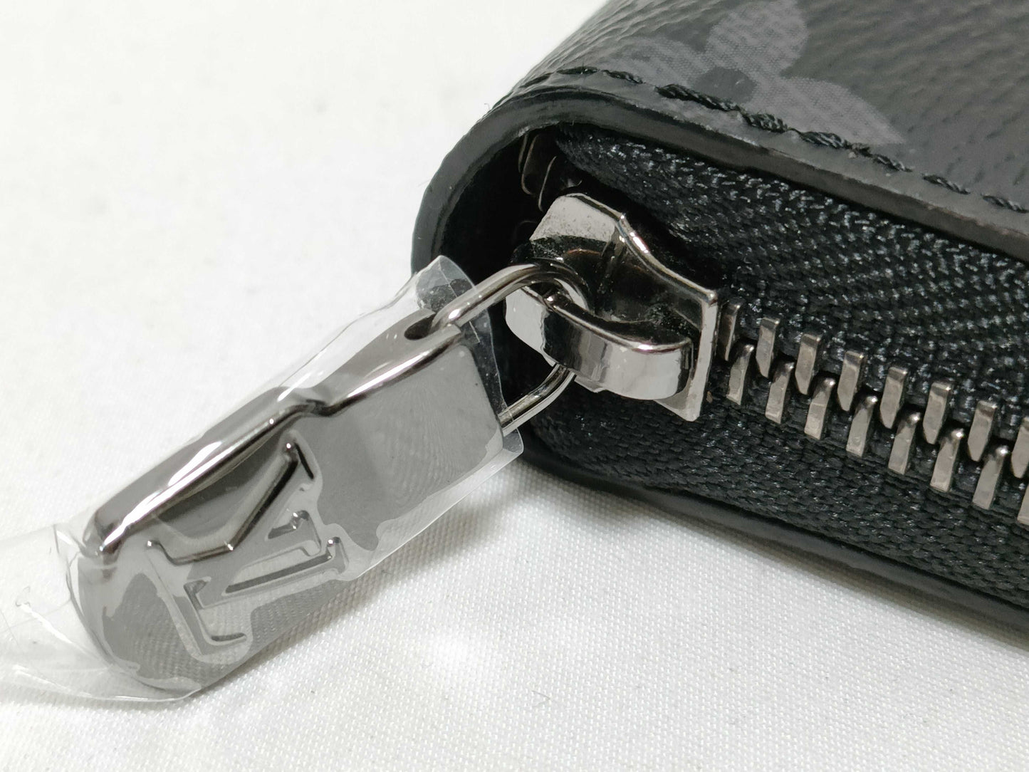 LOUIS VUITTON RFID confirmed, serial number not confirmed, Monogram Louis Vuitton Zippy Organizer NM Monogram Eclipse M82081 RFID wallet