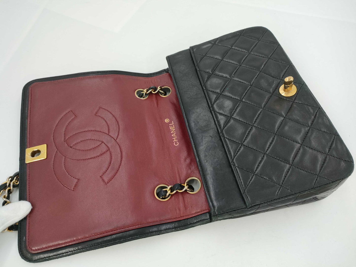 CHANEL Matelasse Chain Shoulder Bag