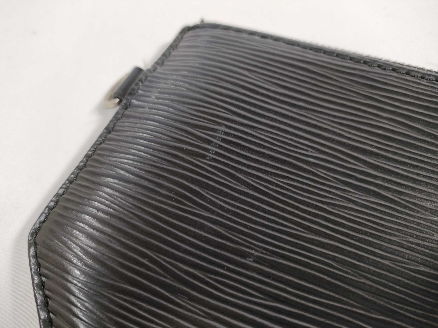 LOUIS VUITTON RFID verification failed, serial number verification failed, Epi Louis Vuitton Epi pouch included, black pouch