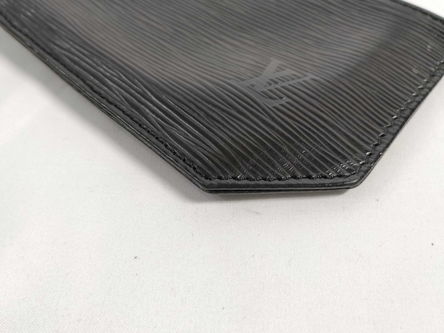 LOUIS VUITTON RFID verification failed, serial number verification failed, Epi Louis Vuitton Epi pouch included, black pouch
