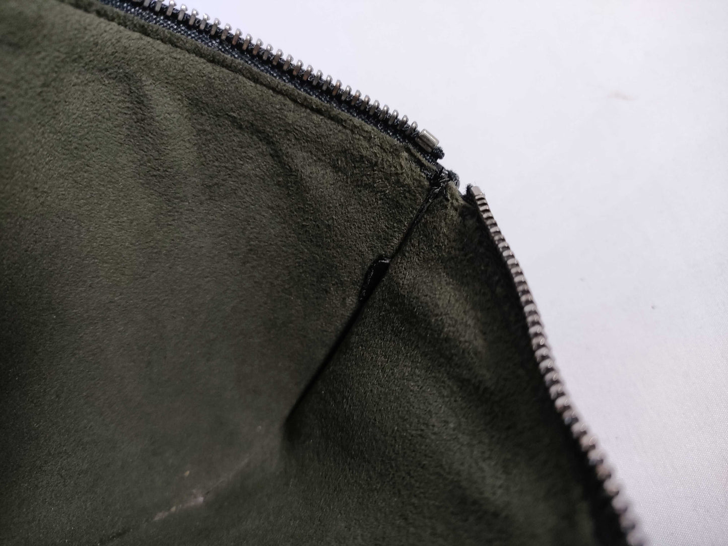 LOUIS VUITTON RFID verification failed, serial number verification failed, Epi Louis Vuitton Epi pouch included, black pouch