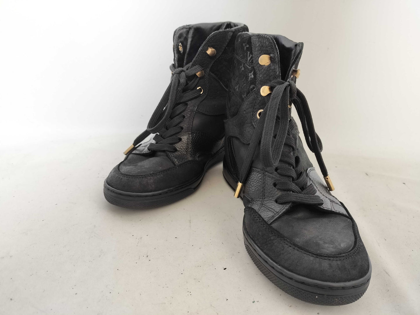LOUIS VUITTON GO01930193 Louis Vuitton Women's Sneakers Size 35 Black