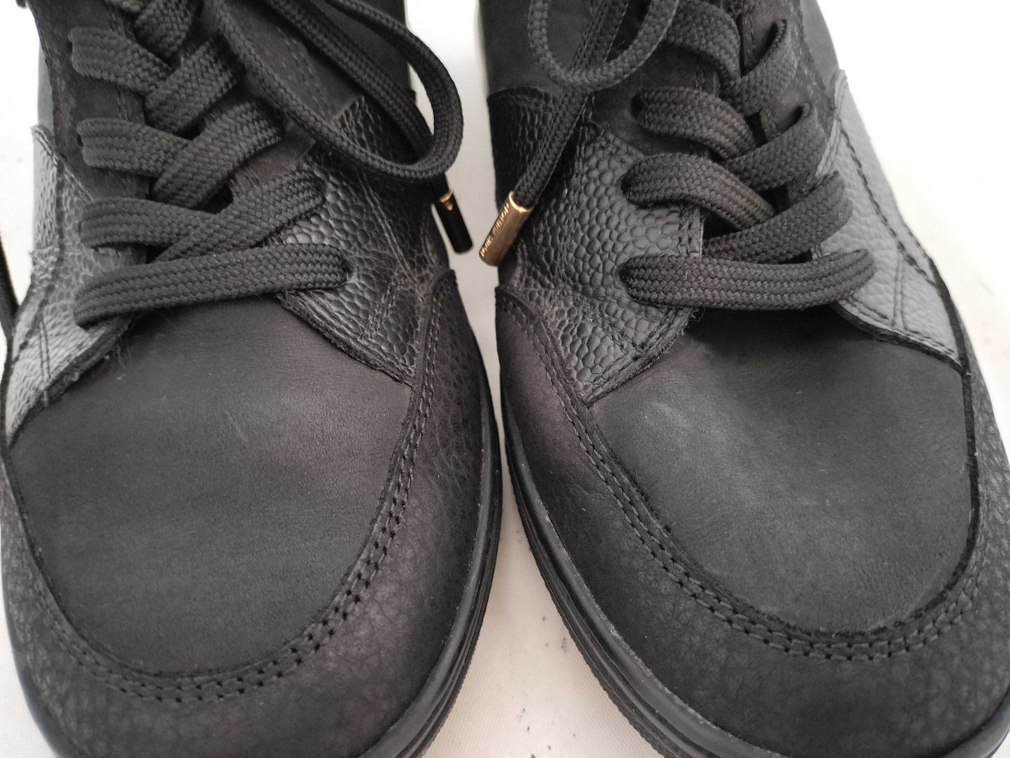 LOUIS VUITTON GO0183 Louis Vuitton Women's Shoes Sneakers Size 38 Black Sneakers