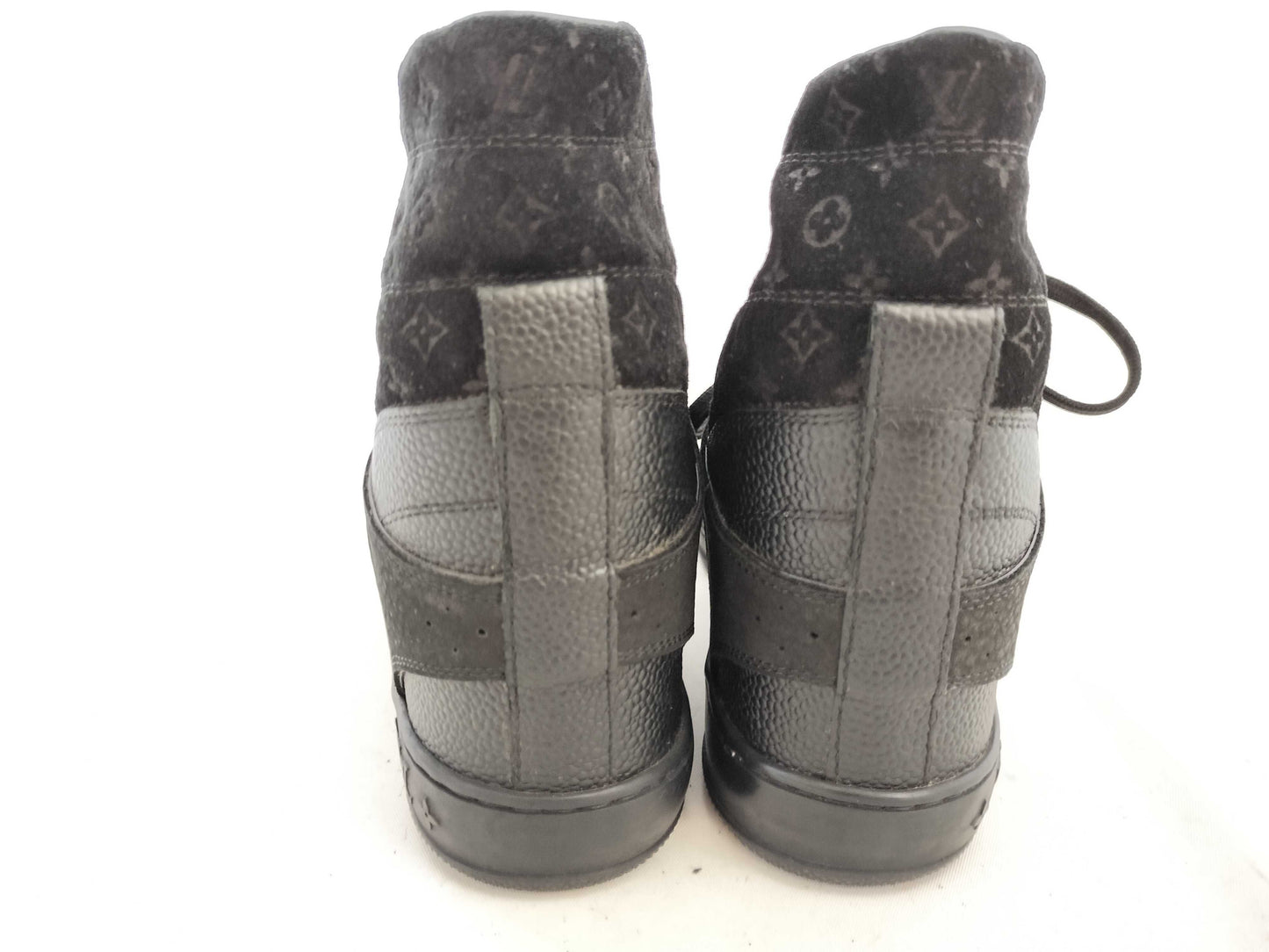 LOUIS VUITTON GO0183 Louis Vuitton Women's Shoes Sneakers Size 38 Black Sneakers