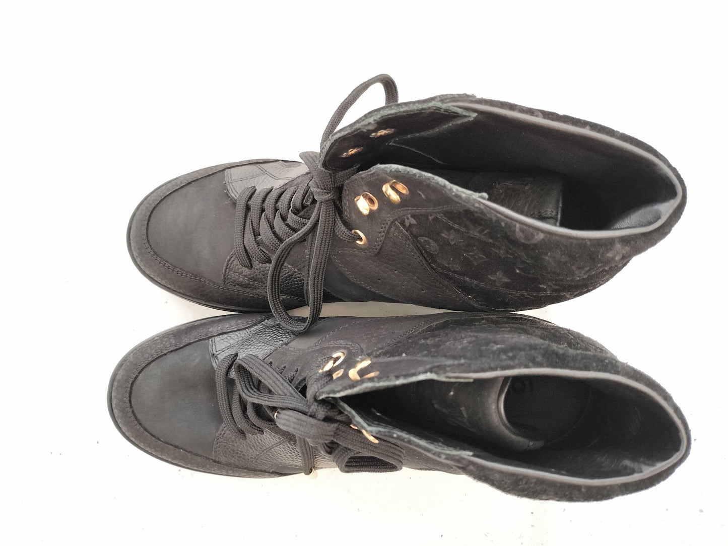 LOUIS VUITTON GO0183 Louis Vuitton Women's Shoes Sneakers Size 38 Black Sneakers