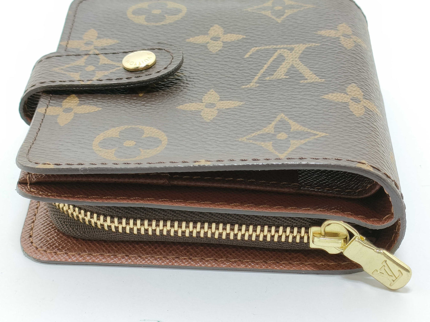 LOUIS VUITTON REID Unconfirmed CT 0027 Monogram LOUIS VUITTON M61667 Monogram Compact Zip Wallet