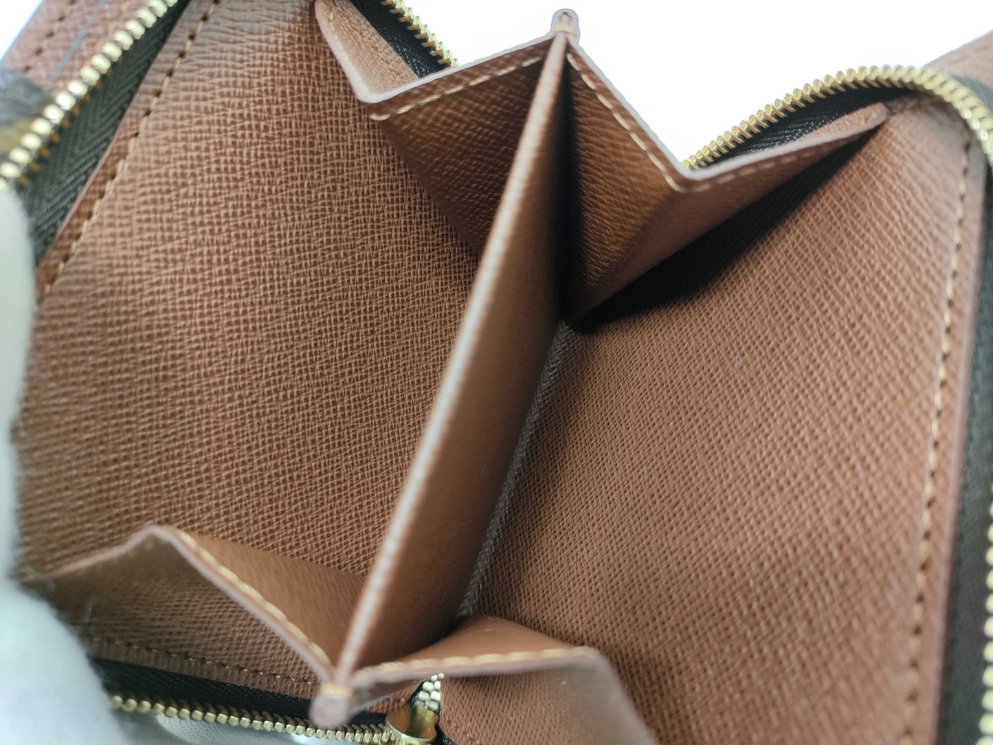 LOUIS VUITTON REID Unconfirmed CT 0027 Monogram LOUIS VUITTON M61667 Monogram Compact Zip Wallet