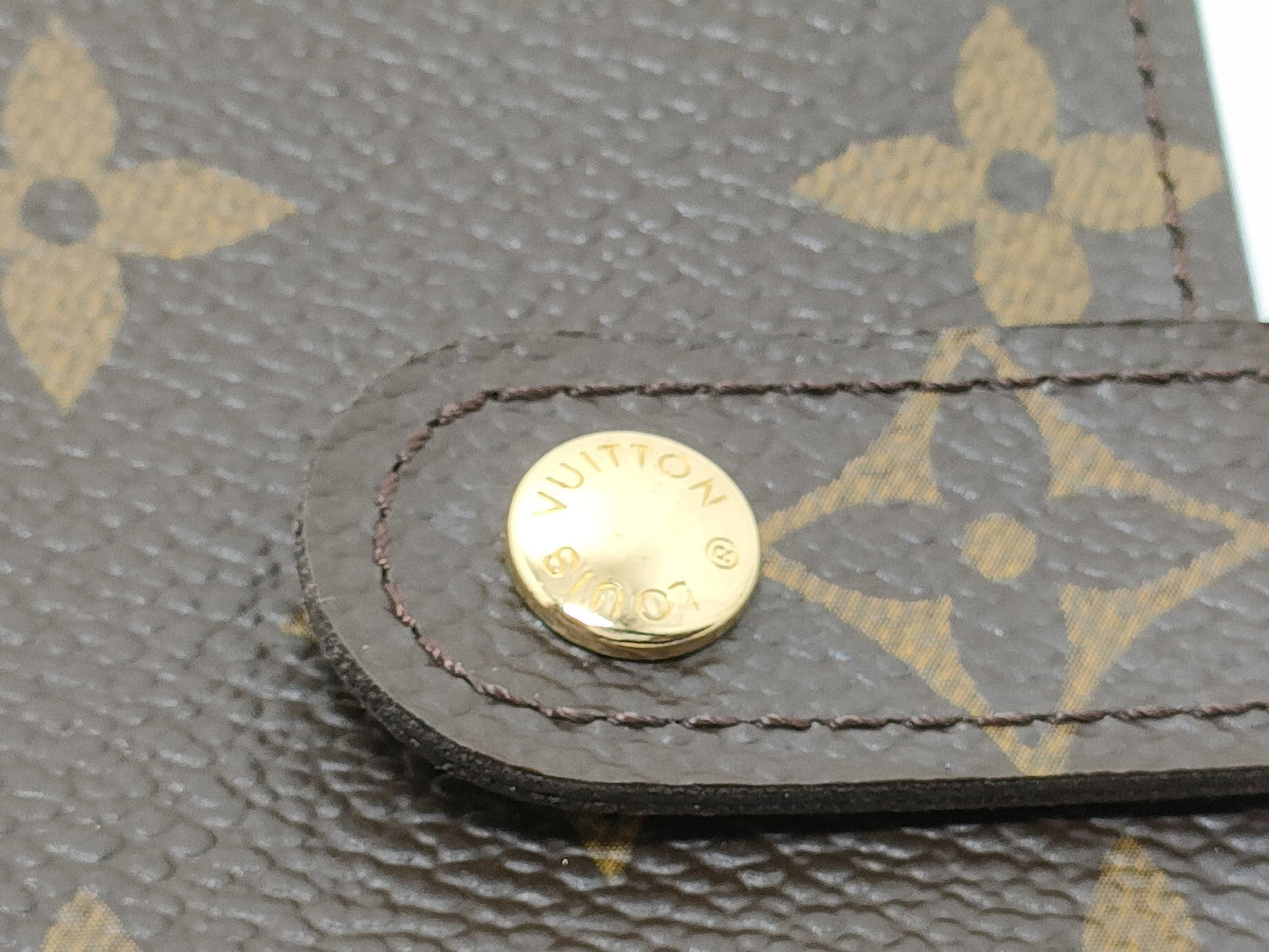 LOUIS VUITTON REID Unconfirmed CT 0027 Monogram LOUIS VUITTON M61667 Monogram Compact Zip Wallet