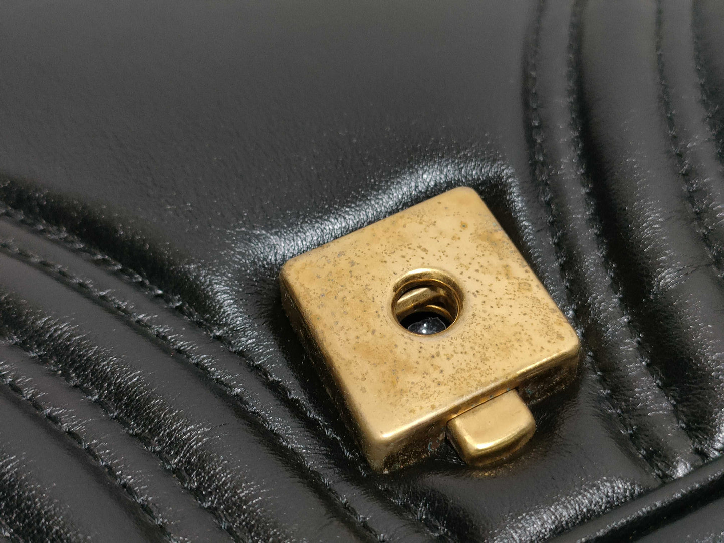 GUCCI Marmont Shoulder Bag