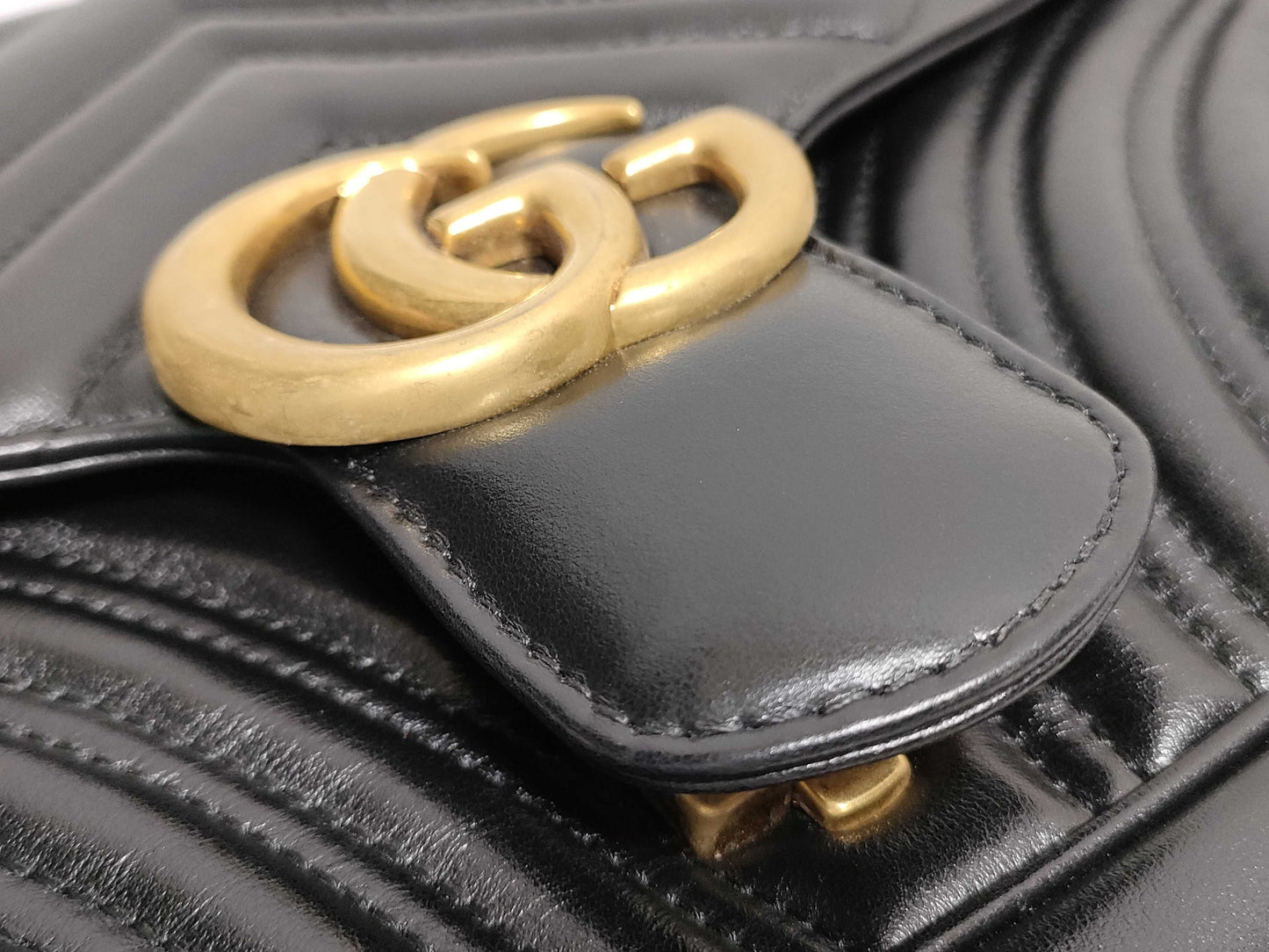 GUCCI Marmont Shoulder Bag