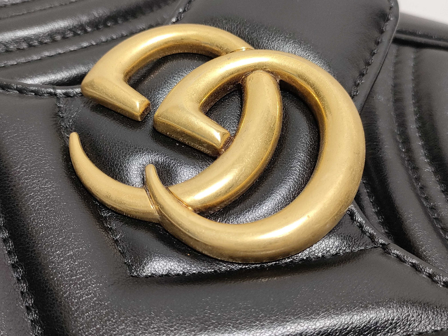 GUCCI Marmont Shoulder Bag