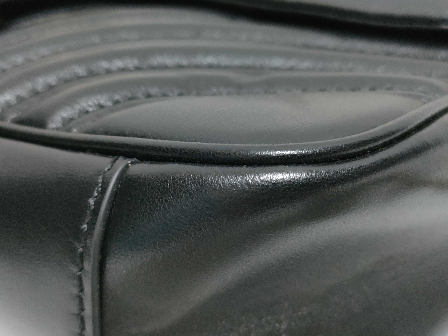 GUCCI Marmont Shoulder Bag