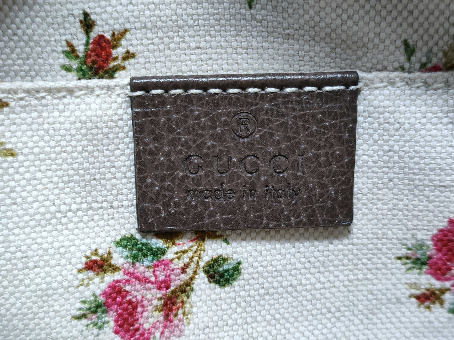 GUCCI GG Supreme Tiger Head PVC and Leather Shoulder Bag 476466