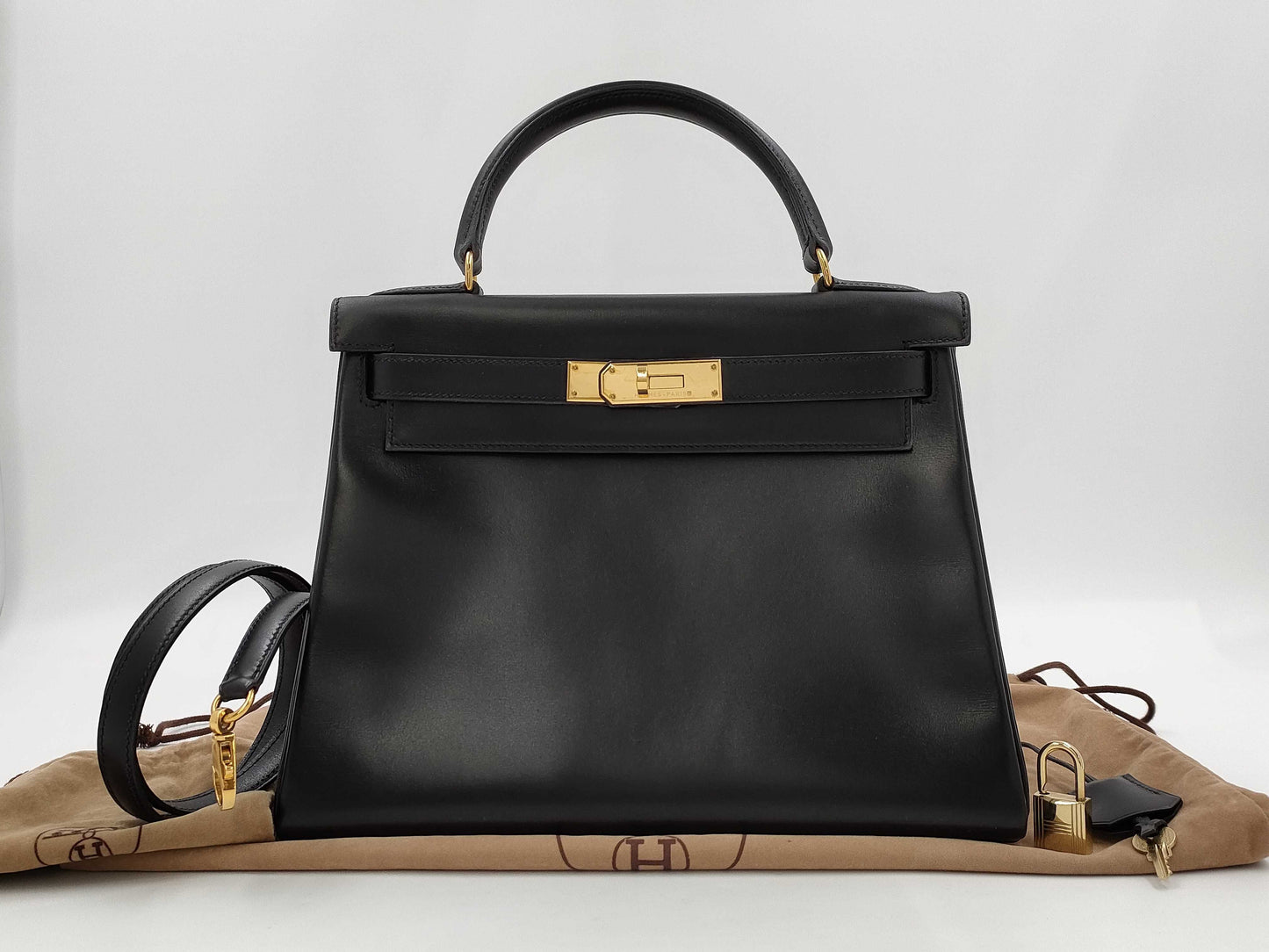 HERMES Kelly 28 Box Calf Black Handbag with A Stamp and Inner Stitching