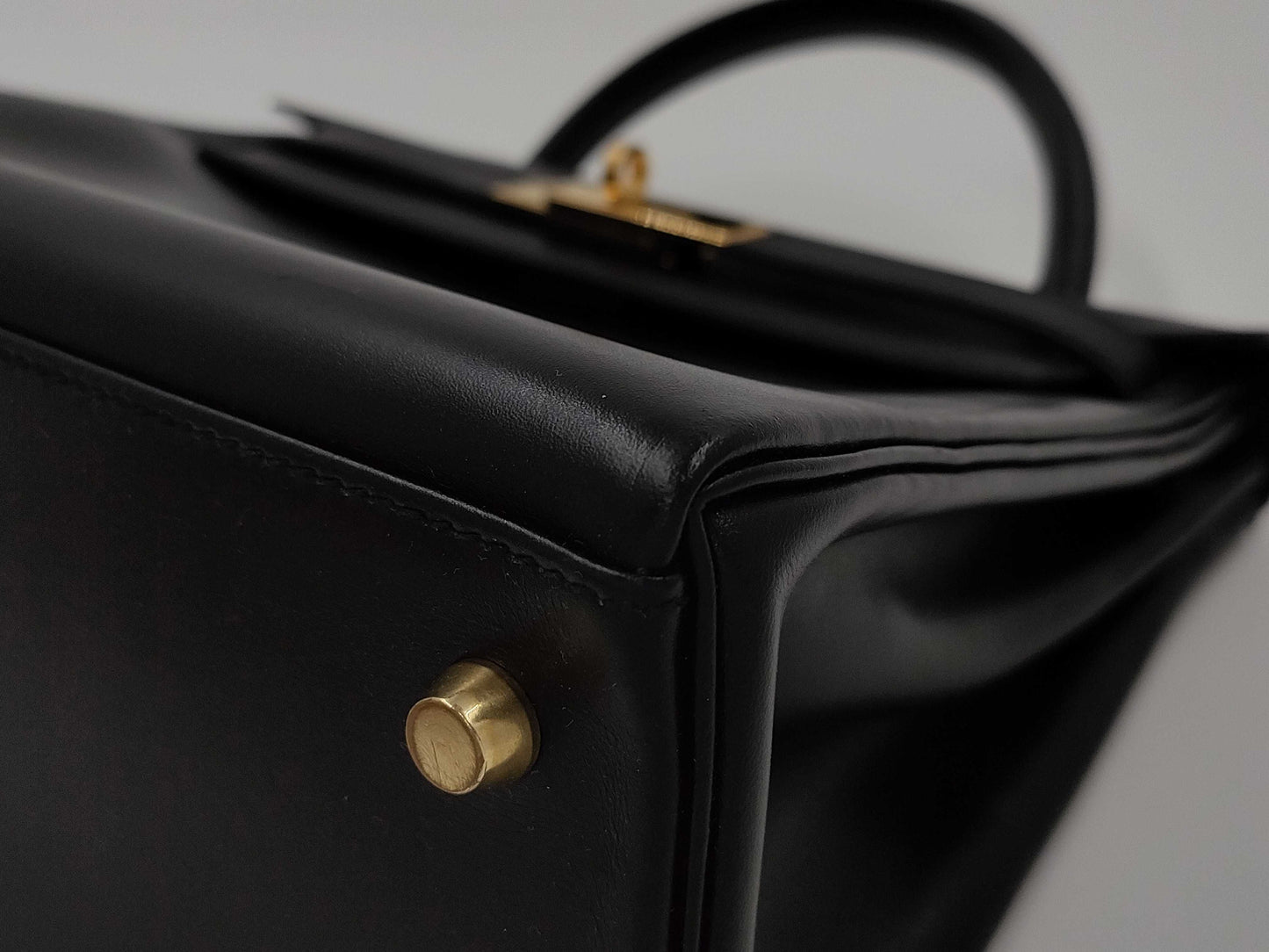 HERMES Kelly 28 Box Calf Black Handbag with A Stamp and Inner Stitching