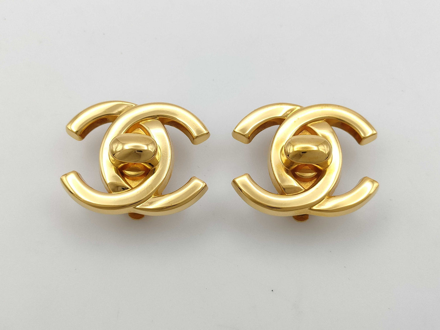 CHANEL Coco Mark Turn Lock 96A Earrings