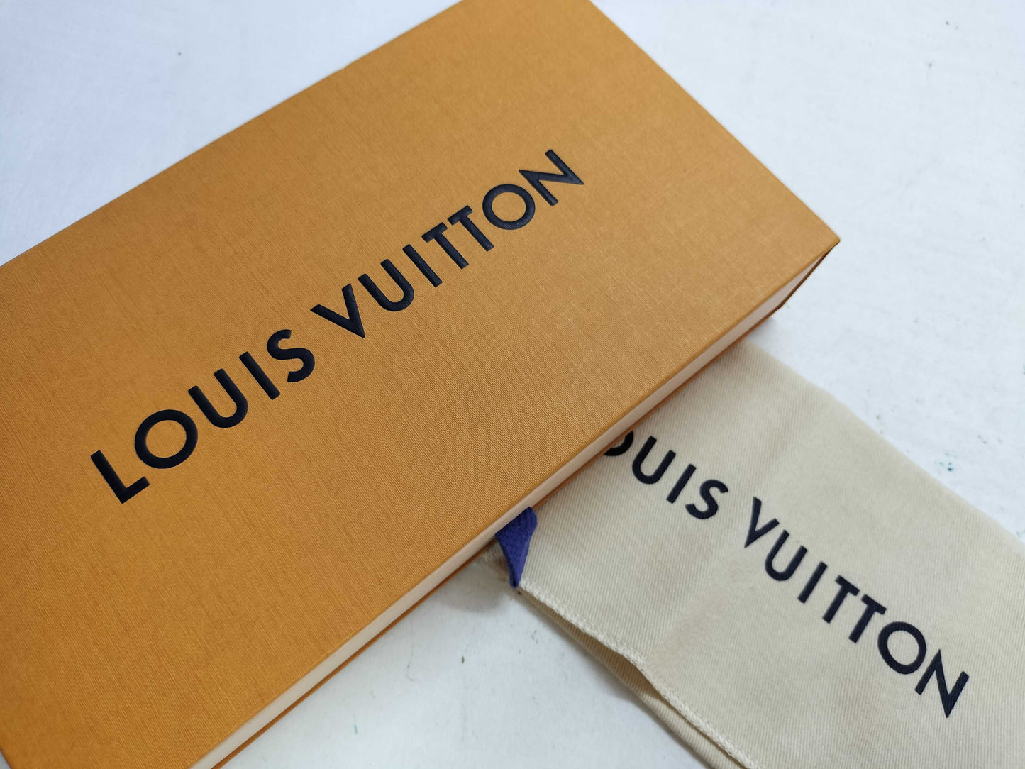 LOUIS VUITTON SP2157 Monogram Empreinte Louis Vuitton LOUIS VUITTON m60172 Clemence Empreinte Wallet