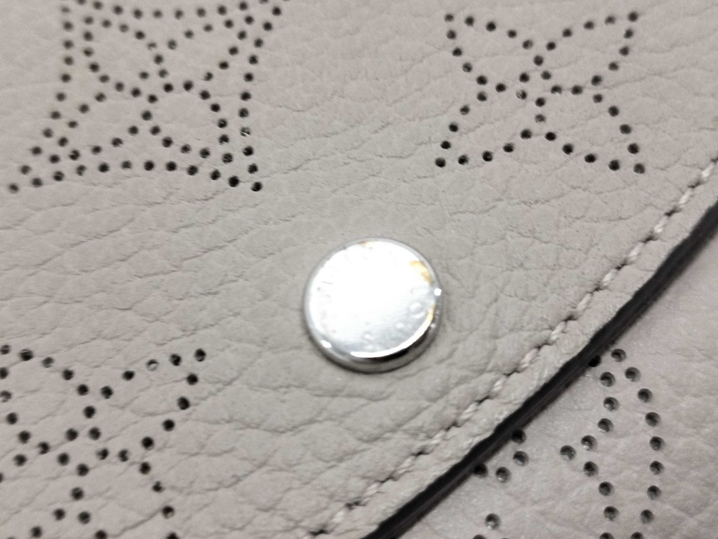 LOUIS VUITTON M81287 Mahina Monogram Mahina Porte Carte Recto Verso Coin Case