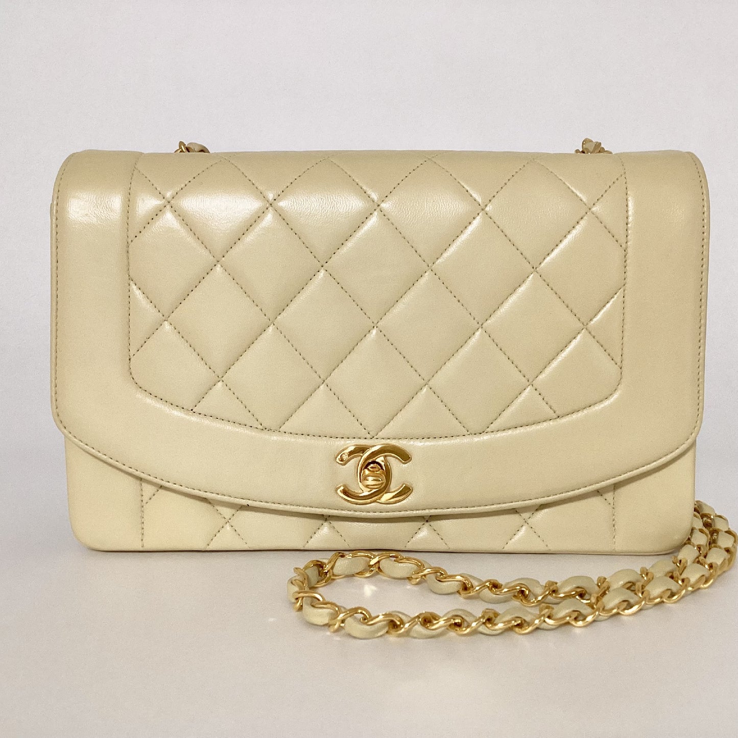 CHANEL Diana Flap Matelasse Chain Shoulder Bag W25 Seal No. 2 Shoulder Bag