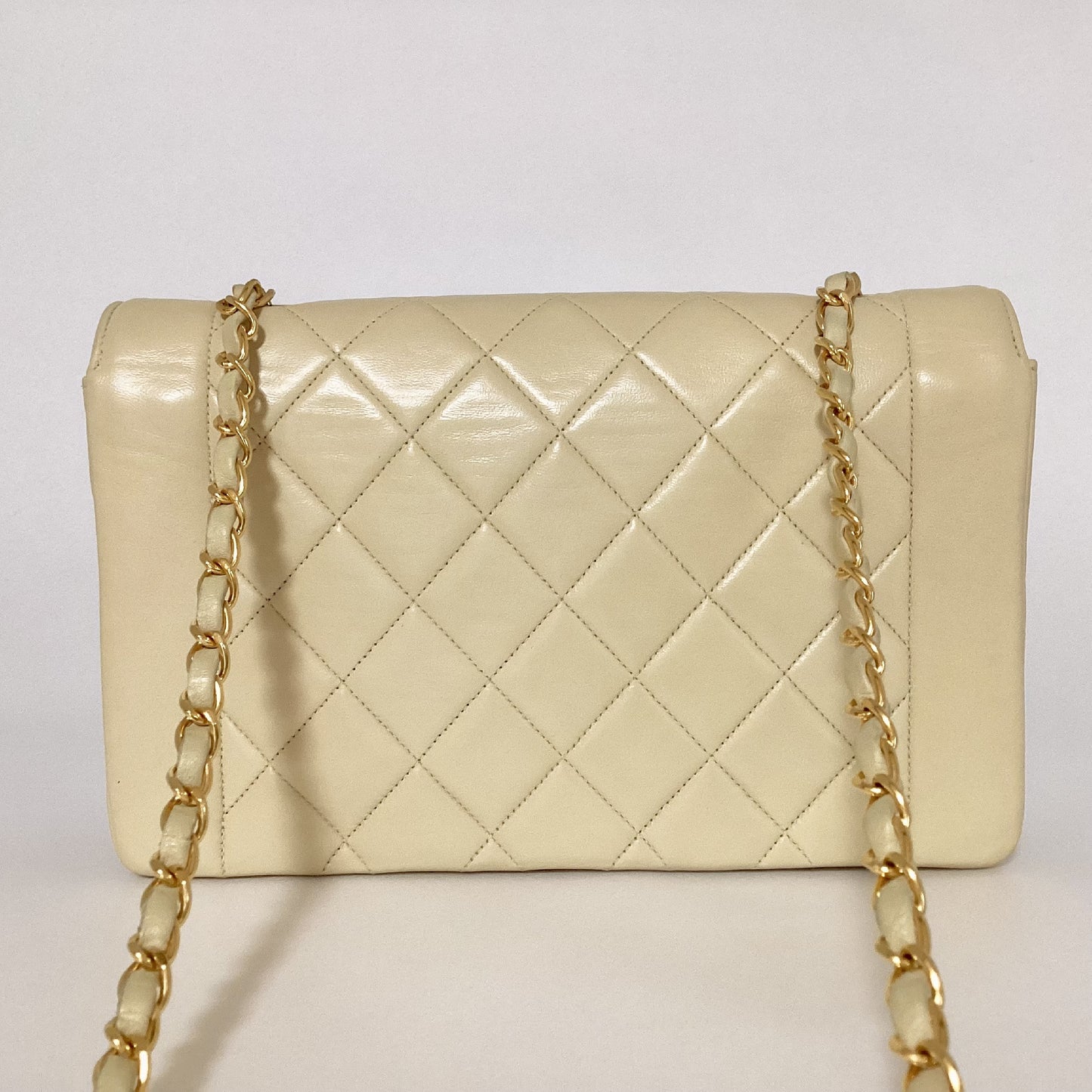CHANEL Diana Flap Matelasse Chain Shoulder Bag W25 Seal No. 2 Shoulder Bag