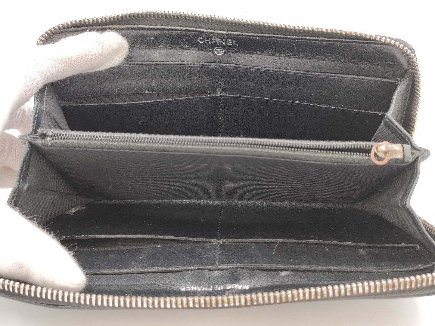 CHANEL Chanel Enamel Round Long Wallet