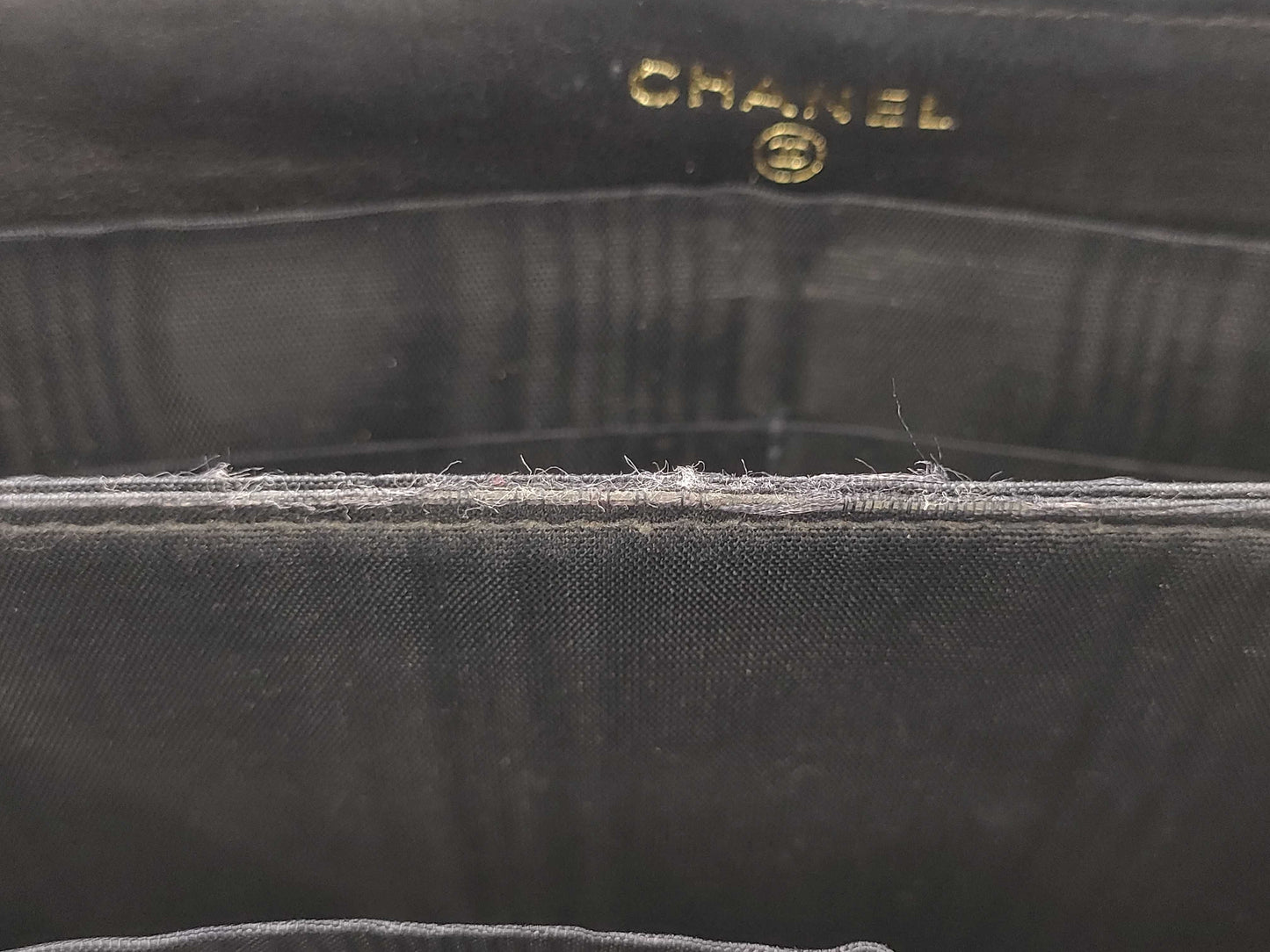 CHANEL Caviar Leather Round Long Wallet
