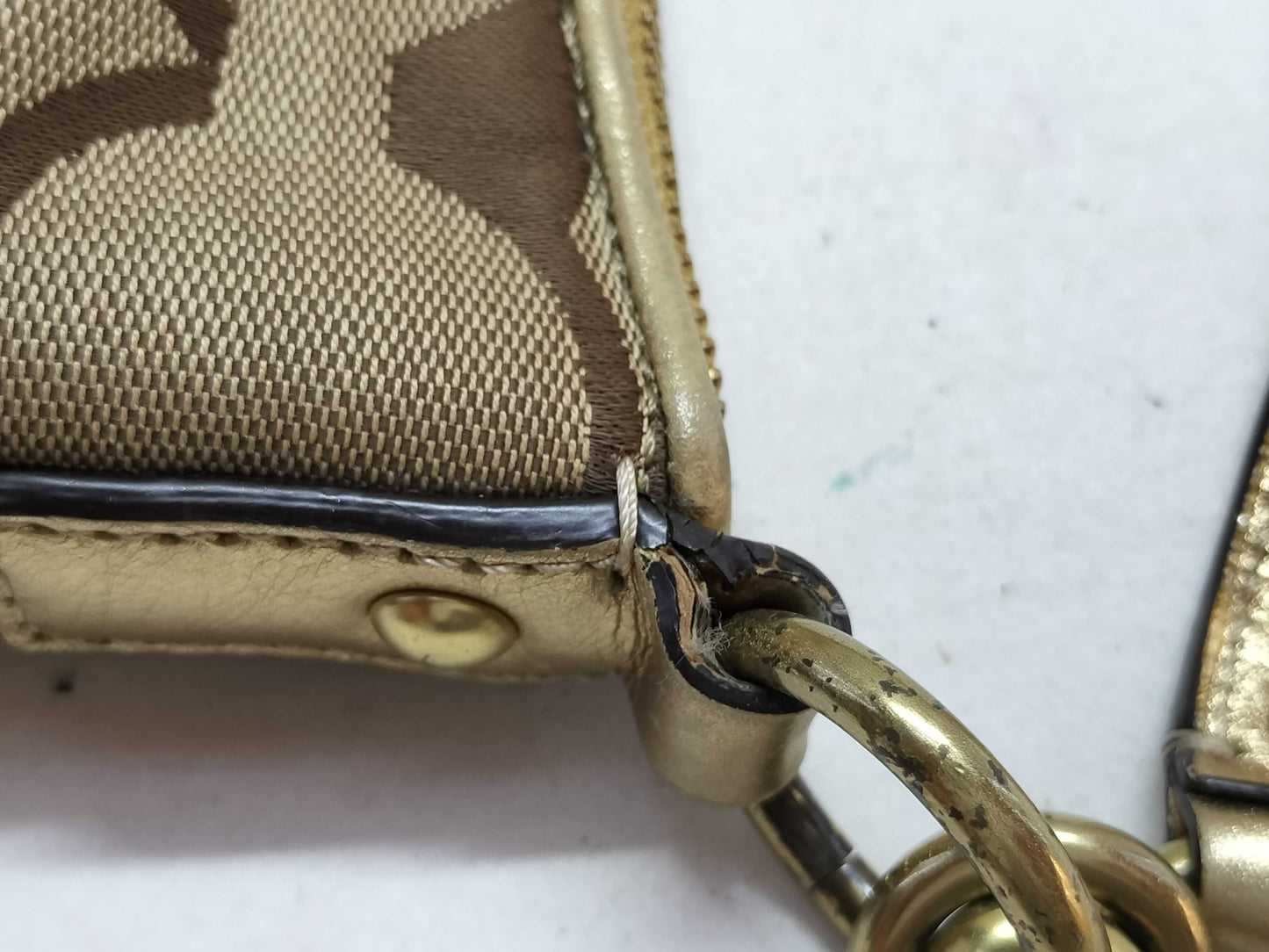 COACH Signature Coach Shoulder 2-Way Shoulder Bag