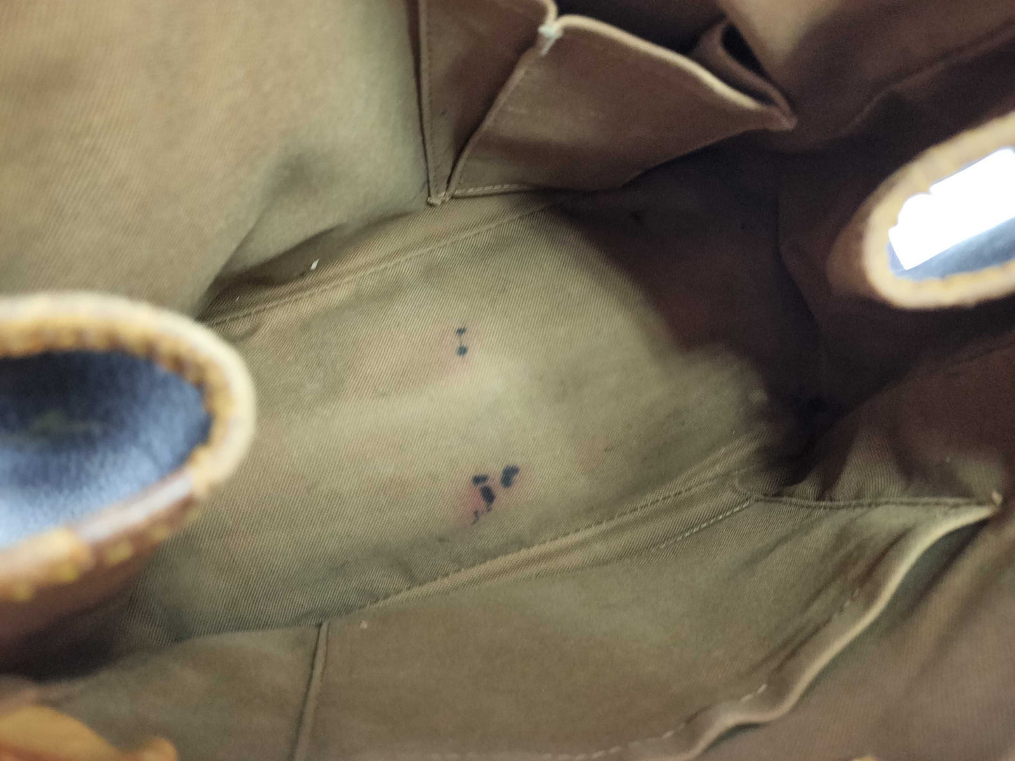LOUIS VUITTON Unreadable Monogram Louis Vuitton Batignolles Tote Bag