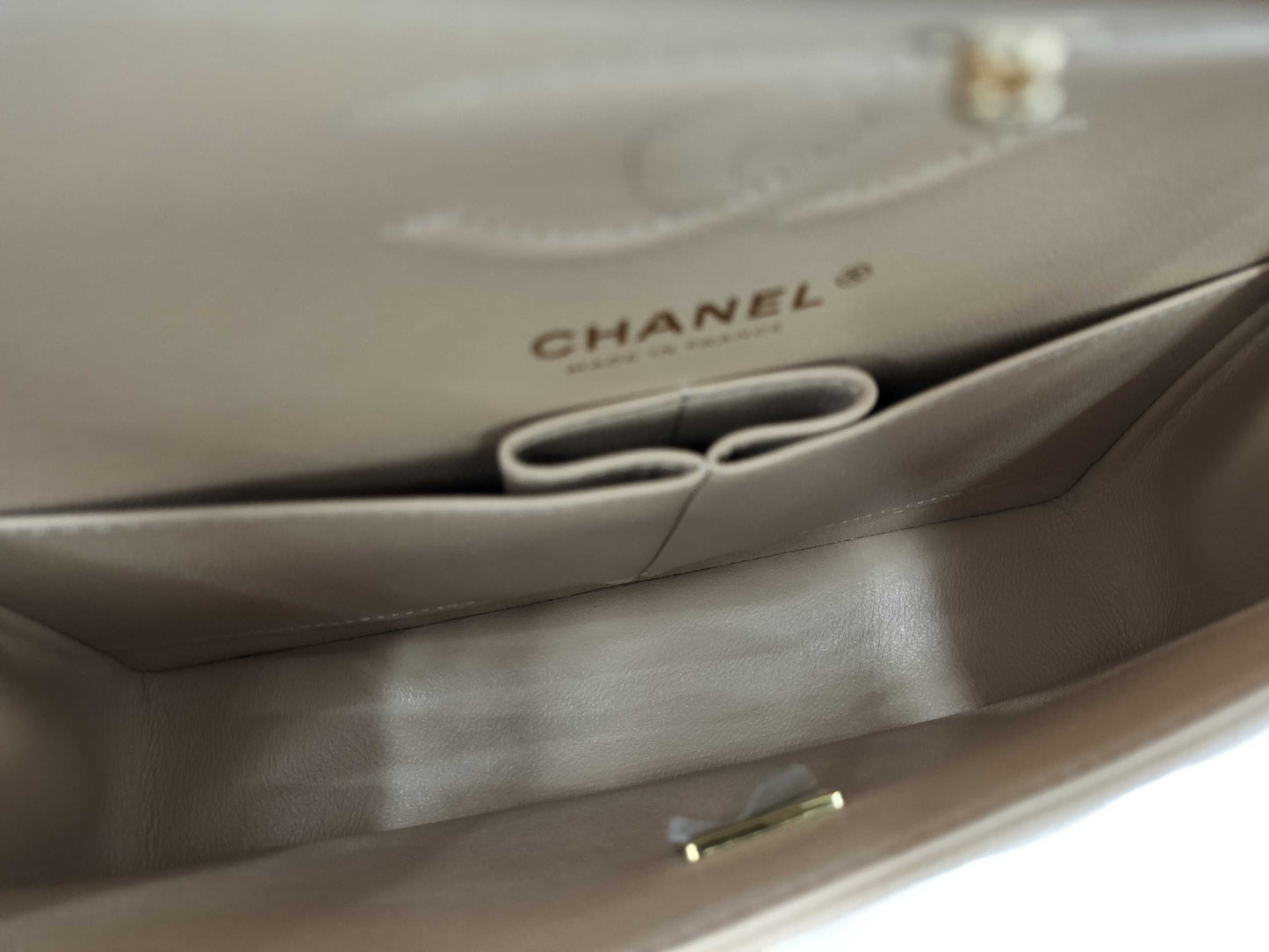 CHANEL Matelasse Chain Shoulder Bag 23 in Caviar Skin Beige E1LG18A1 Shoulder Bag