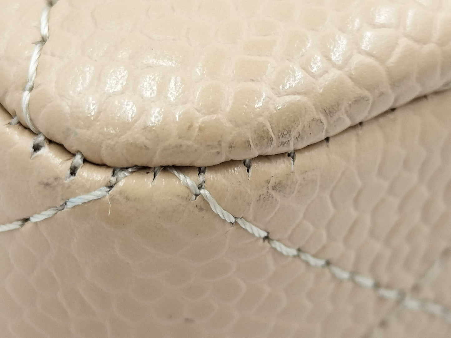 CHANEL Matelasse Chain Shoulder Bag 23 in Caviar Skin Beige E1LG18A1 Shoulder Bag