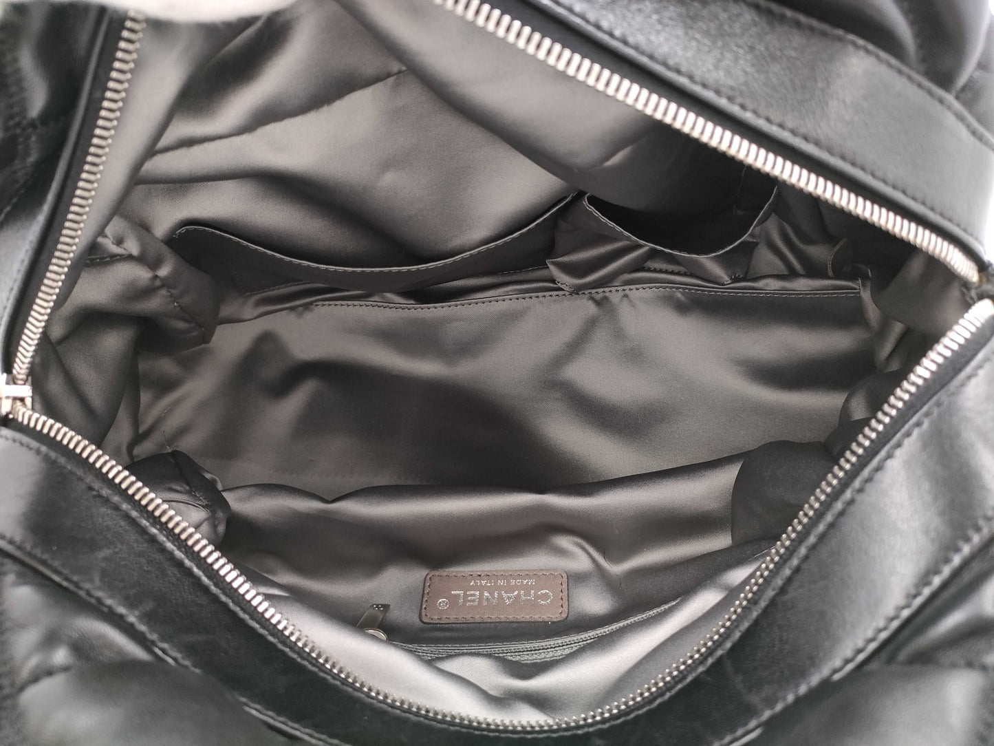 CHANEL Bubble Quilted Lambskin Black Chain Handbag 12905618 Handbag