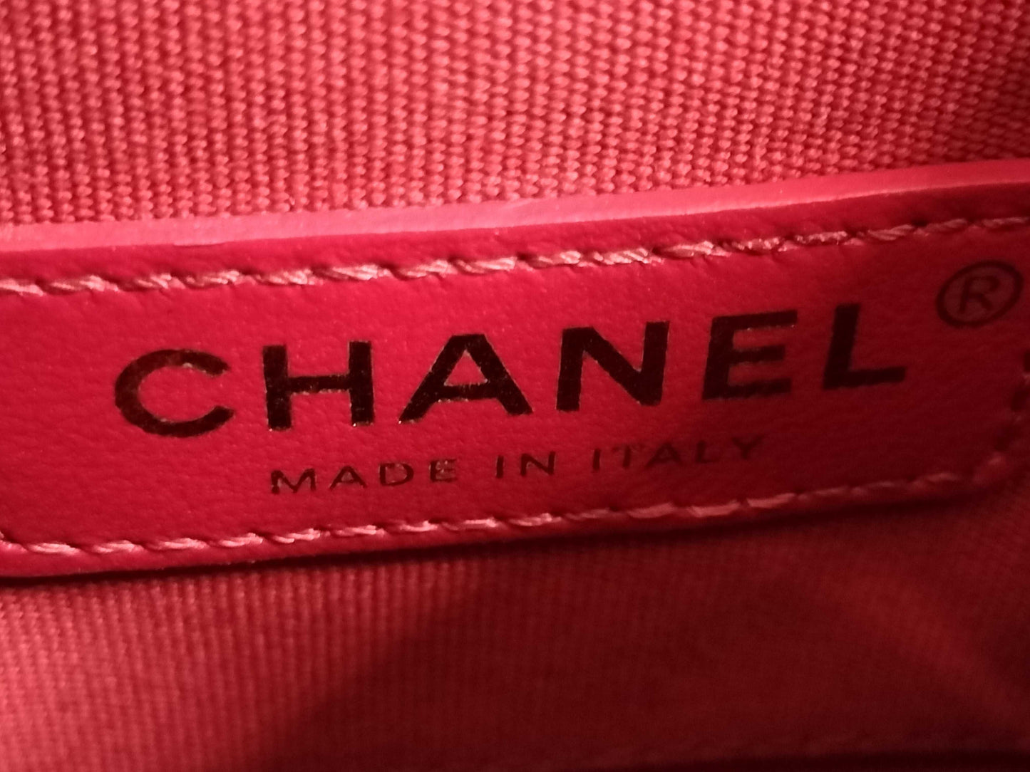 CHANEL AS2542 Hobo Chain Shoulder Bag in Black Leather