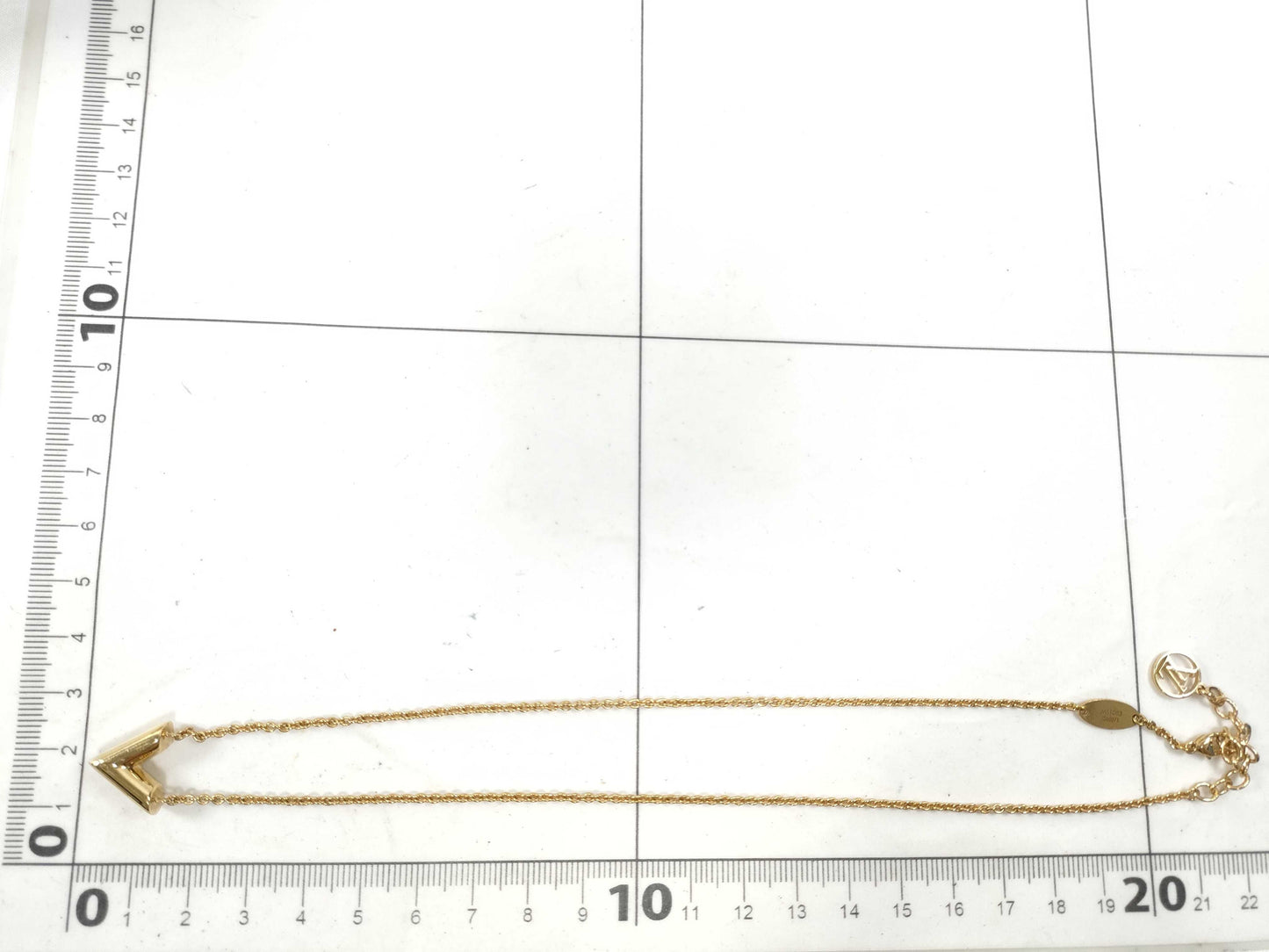 LOUIS VUITTON OB0271 RFID Unverifiable. Louis Vuitton M61083 Essential V OB0271 Necklace, GP Gold.