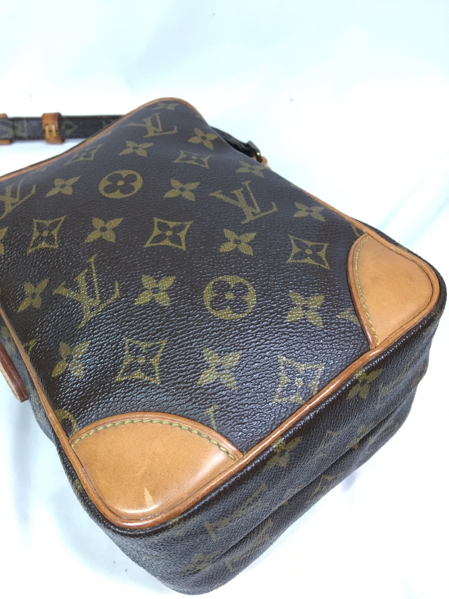 LOUIS VUITTON Louis Vuitton Monogram Amazon Shoulder Bag