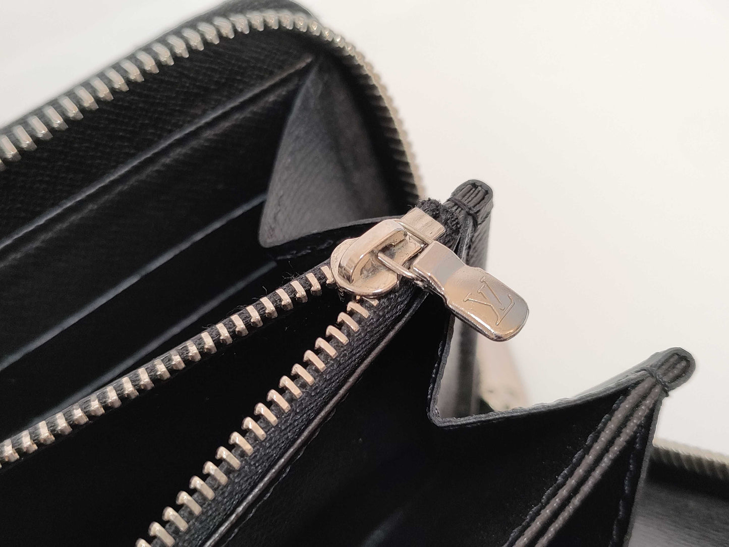 LOUIS VUITTON RFID Unverifiable CA4130 Epi Louis Vuitton Wallet