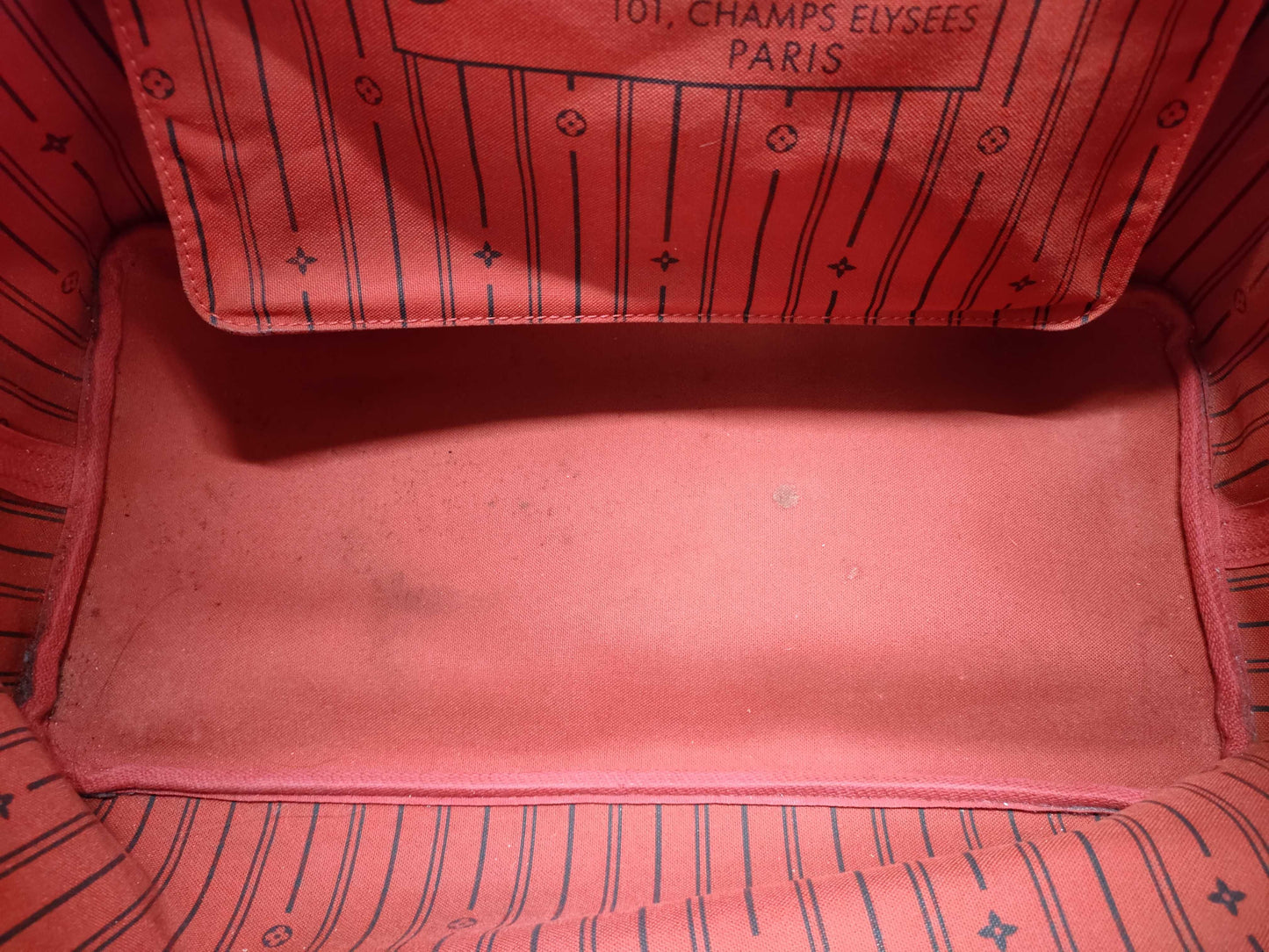 LOUIS VUITTON Damier Neverfull GM Tote Bag
