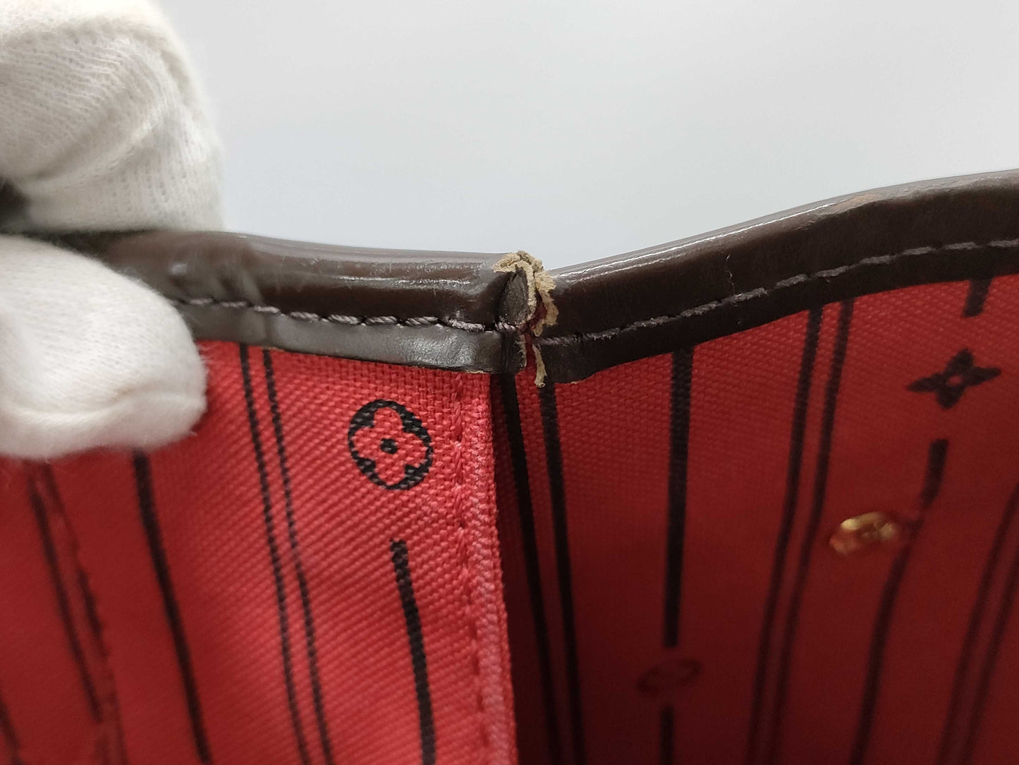 LOUIS VUITTON Damier Neverfull GM Tote Bag