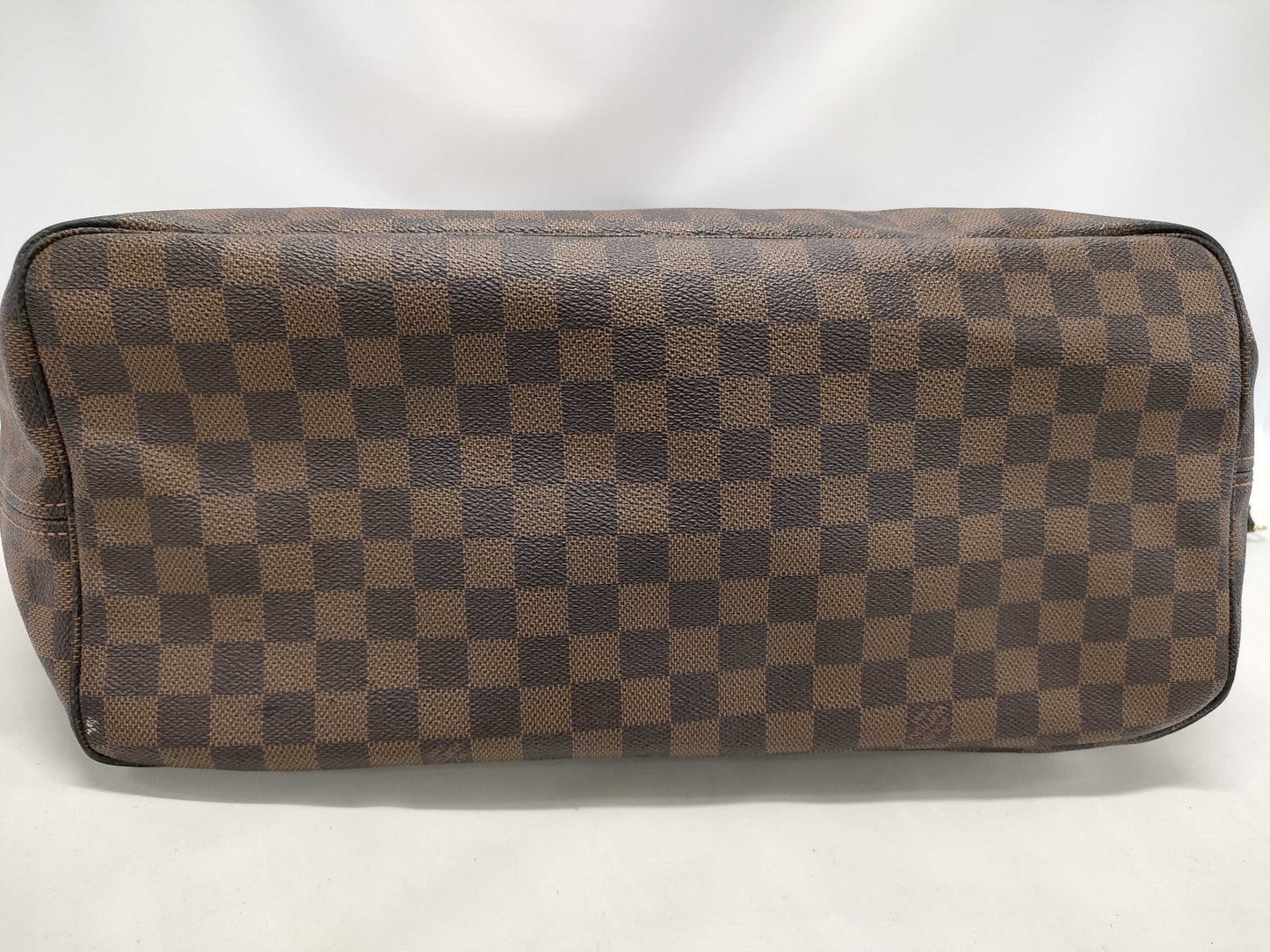 LOUIS VUITTON Damier Neverfull GM Tote Bag