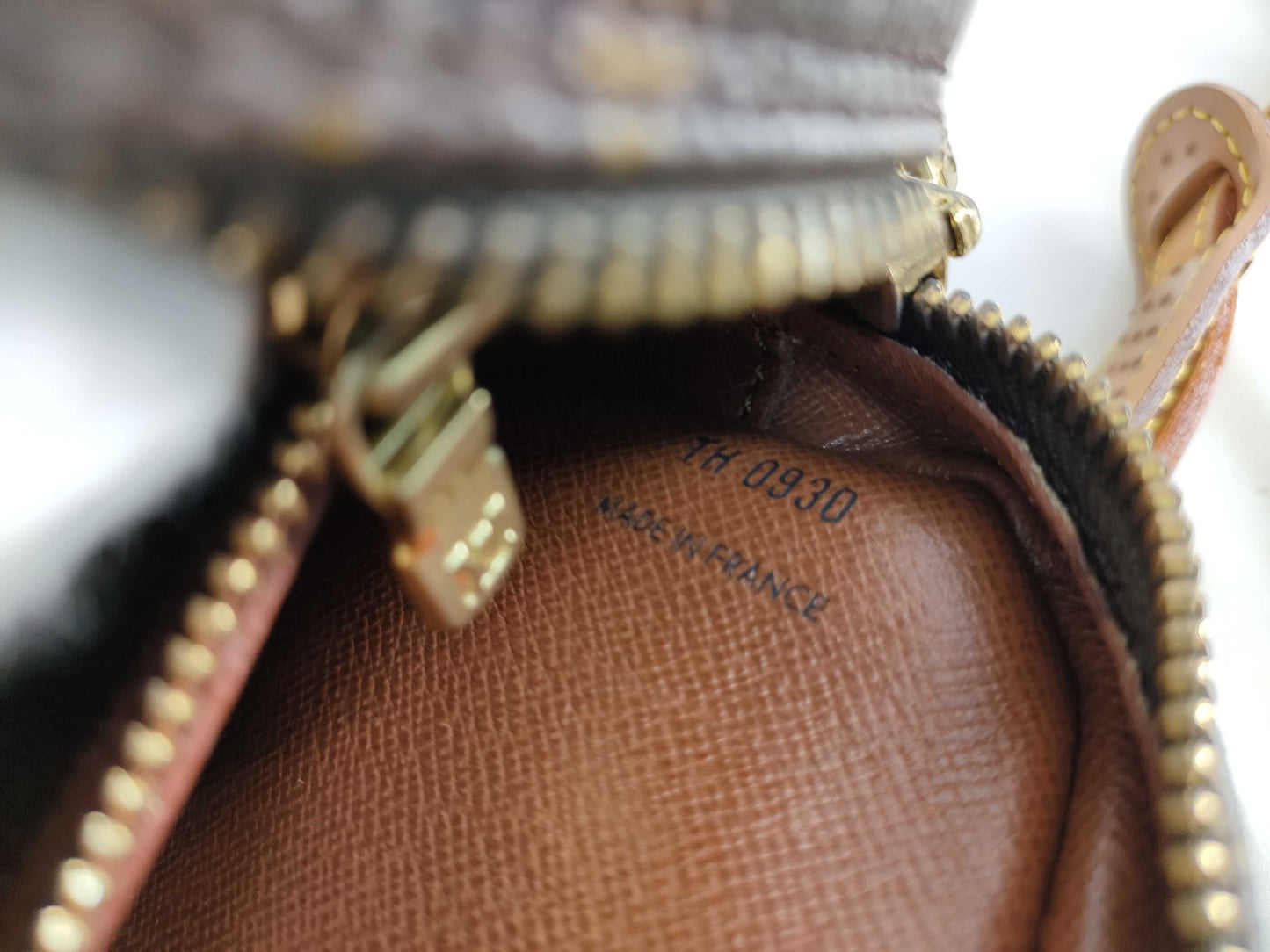 LOUIS VUITTON TH0930 Monogram LV Shoulder Bag