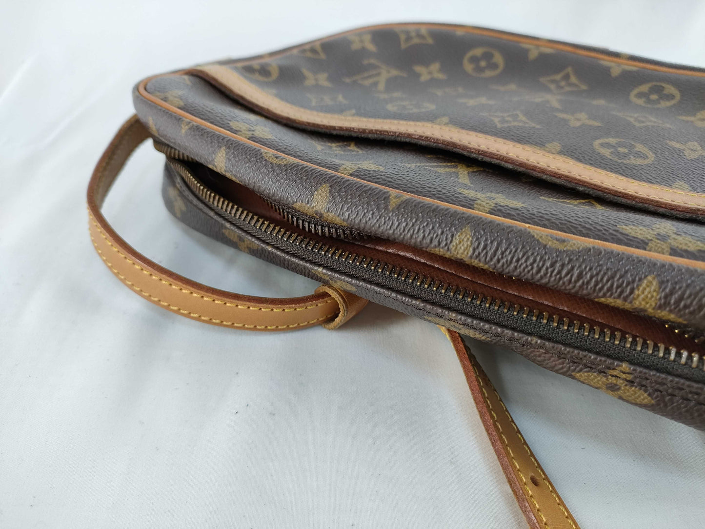 LOUIS VUITTON TH0930 Monogram LV Shoulder Bag