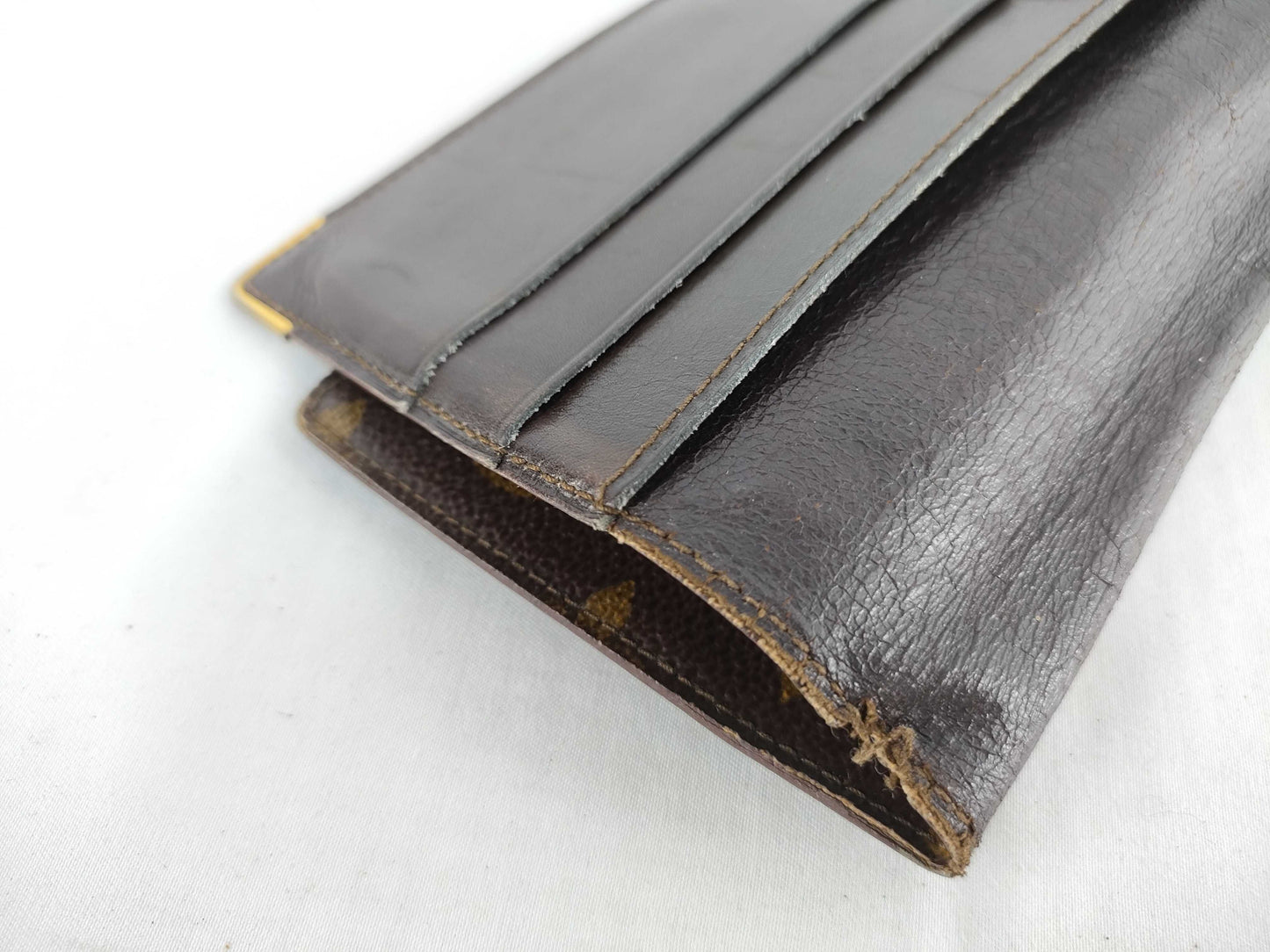 LOUIS VUITTON Monogram LV Wallet Billfold