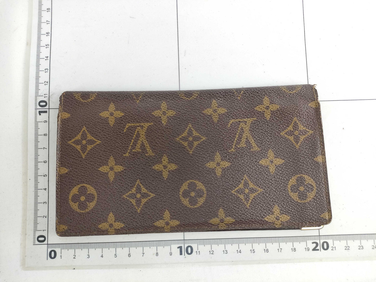 LOUIS VUITTON Monogram LV Wallet Billfold