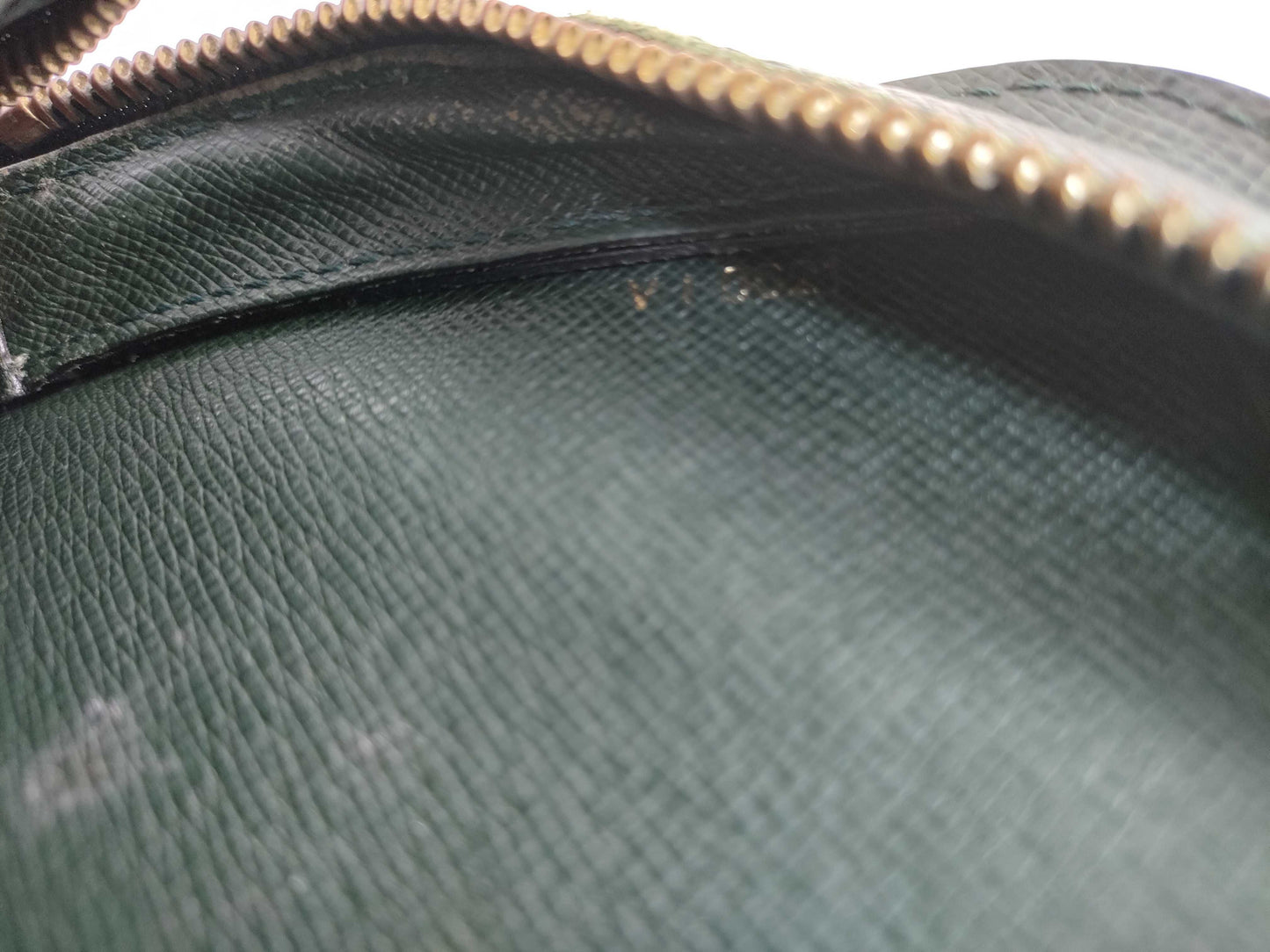 LOUIS VUITTON Taiga LV bag second bag
